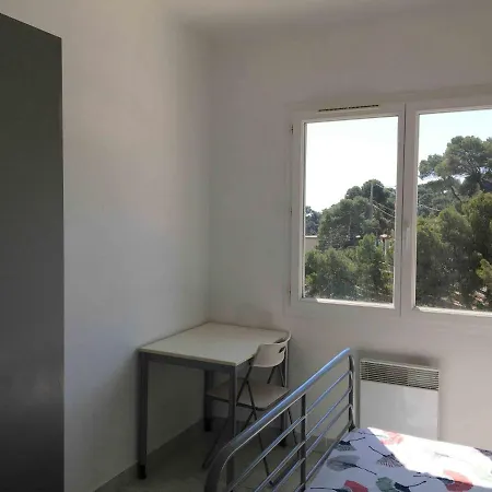 Cabanon Sur L Eau Ensues-la-Redonne