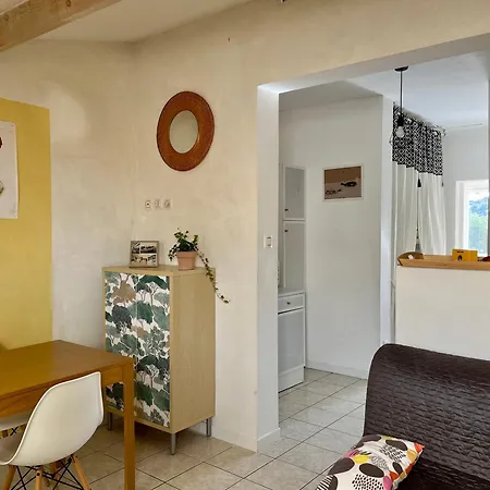 Cabanon Sur L Eau * Ensues-la-Redonne
